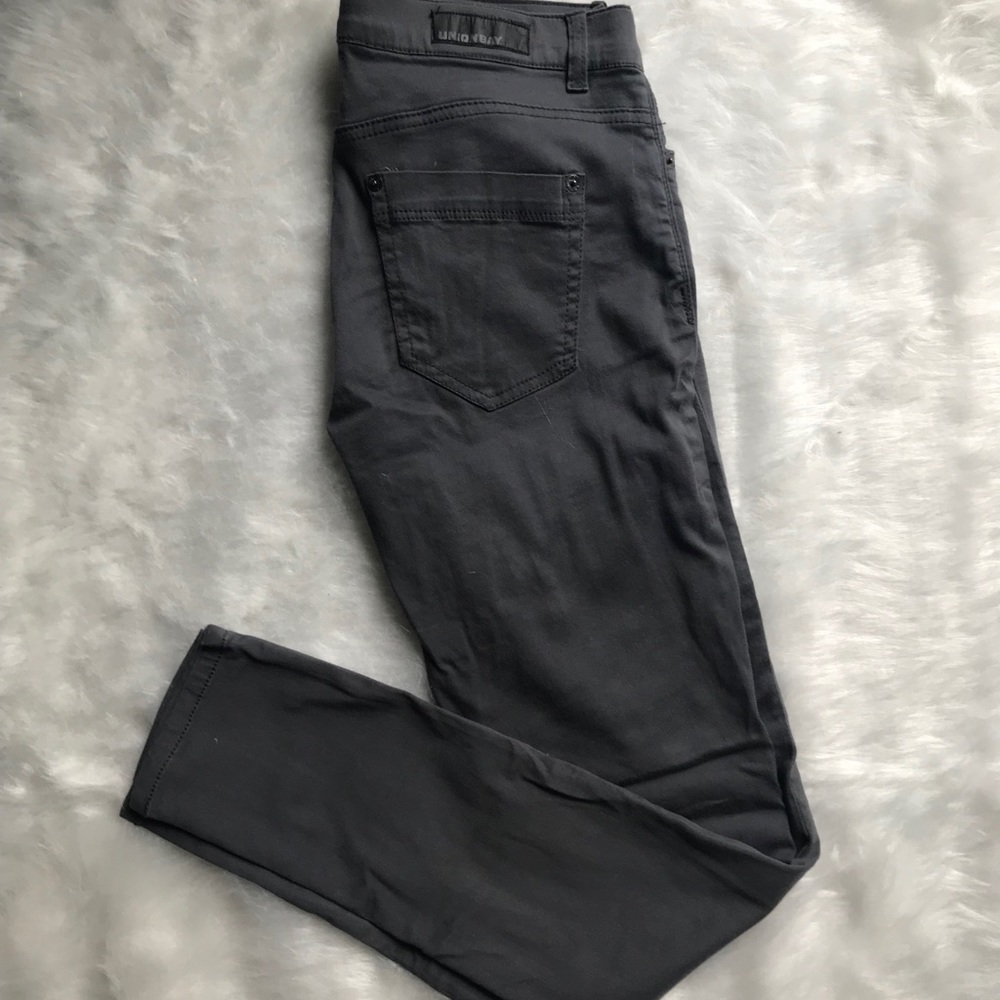 Super cute gray pants stretchy and flattering